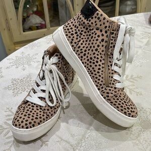 UNIVERSAL THREAD ANIMAL PRINT HIGH TOPS